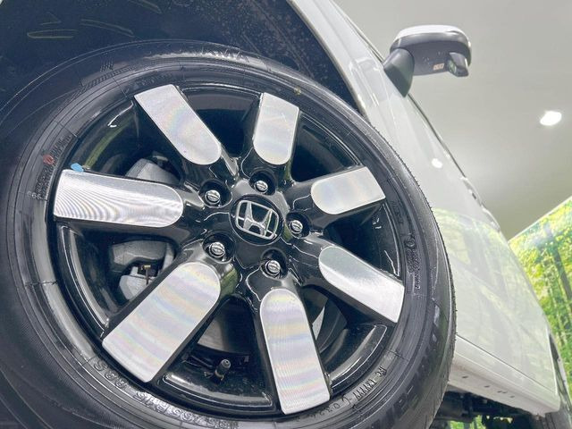 �y����15�C���`�A���~�z�C�[���z�O�ςɃ}�b�`���������A���~�z�C�[���𑕒����Ă���܂��B�e��ЊO�A���~�z�C�[����A�X�^�b�h���X�^�C�����戵�����Ă���܂��B���񂲑��k����������