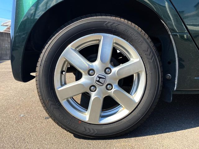 �������A���~!�������������ă��f���ʂɃf�U�C������Ă��܂��B�������S����K�ɍ������ʂ𔭊�����u�z�C�[���R�[�e�B���O�v�̎{�H����t��!���C�y�ɒS���c�Ƃ܂ł����k���������B