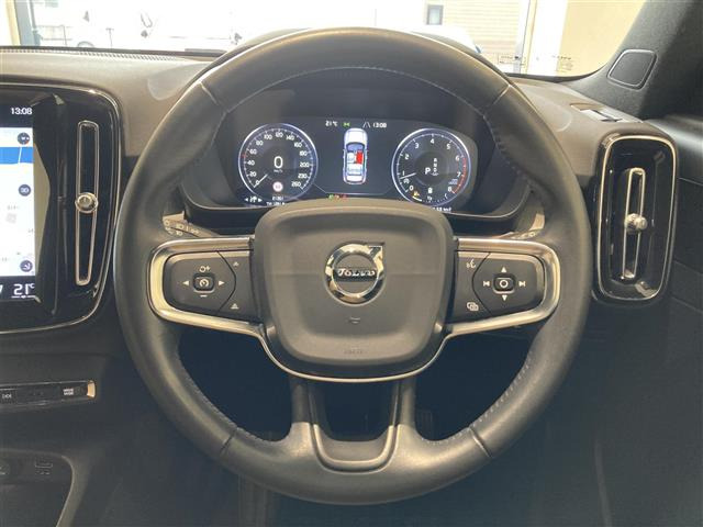 XC40B4 AWD インスクリプション 4WD