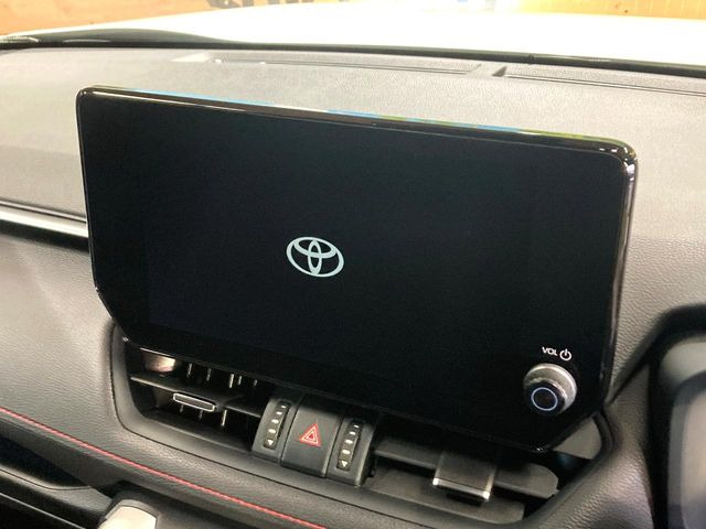 �y10.5�C���` �f�B�X�v���C�I�[�f�B�I�z���ʂ̃f�B�X�v���C��AppleCarPlay��AndroidAuto�����p�\�B�傫�ȉ�ʂŃX�}�z�i�r�A�v���������p���������܂���