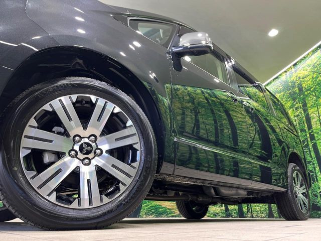 �y����18�C���`�A���~�z�C�[���z�O�ςɃ}�b�`���������A���~�z�C�[���𑕒����Ă���܂��B�e��ЊO�A���~�z�C�[����A�X�^�b�h���X�^�C�����戵�����Ă���܂��B���񂲑��k����������