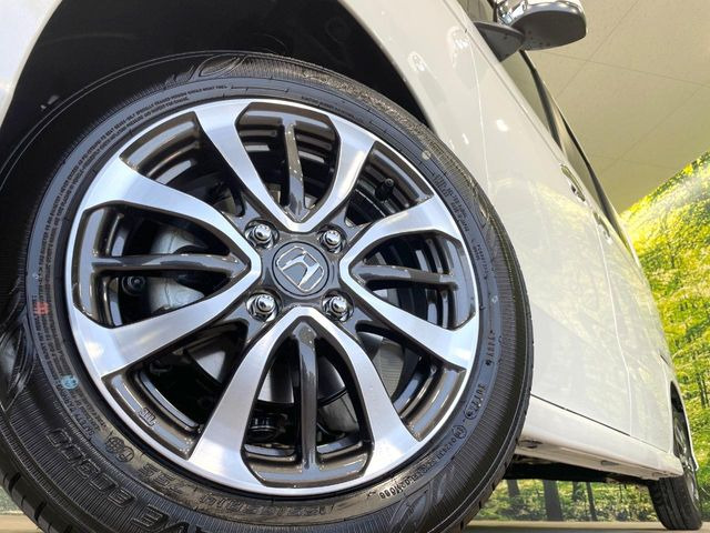 �y����14�C���`�A���~�z�C�[���z�O�ςɃ}�b�`���������A���~�z�C�[���𑕒����Ă���܂��B�e��ЊO�A���~�z�C�[����A�X�^�b�h���X�^�C�����戵�����Ă���܂��B���񂲑��k����������