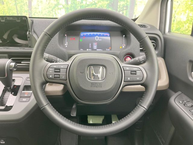 �y�����v�����X�e�A�����O�z�㎿�Ȋv���g�p���邱�ƂŁA��ɂ����������݂ƂĂ��^�]���₷���n���h���ł���