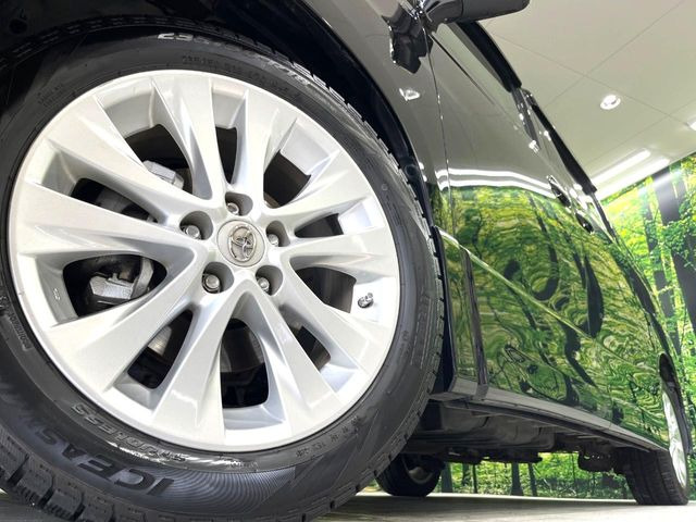 �y����18�C���`�A���~�z�C�[���z�O�ςɃ}�b�`���������A���~�z�C�[���𑕒����Ă���܂��B�e��ЊO�A���~�z�C�[����A�X�^�b�h���X�^�C�����戵�����Ă���܂��B���񂲑��k����������