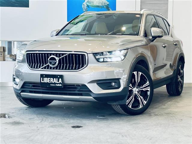 XC40B4 AWD インスクリプション 4WD