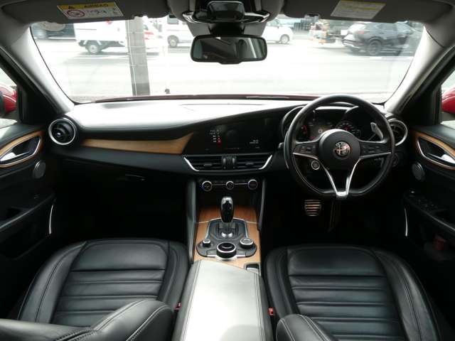 �i�����ꂽ�C���p�l����́A�X�^�C���b�V�������쐫�⎋�F���ɂ��D��A�O���̂��Ȃ��f�U�C���ɂȂ��Ă���܂�!