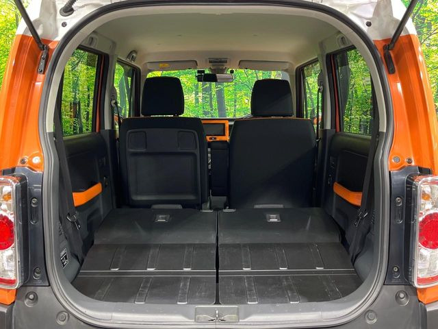 ���i�̂���������ʋ΁A���}���ɏ\���ȉ׎��X�y�[�X���m�ۂ��Ă���܂��B�Z�J���h�V�[�g��|���ƁA�傫�ȉו��̐ύڂ��\�ł���