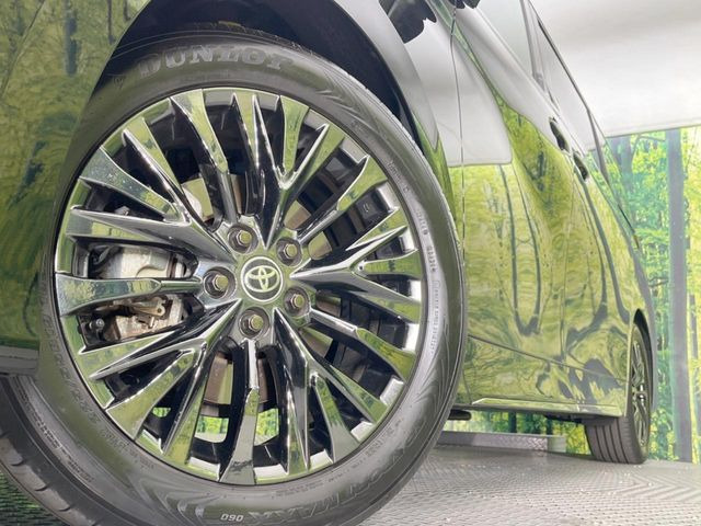 【純正アルミホイール】外観にマッチした純正アルミホイールを装着しております。各種社外アルミホイールや、スタッドレスタイヤも取扱いしております。是非ご相談ください♪