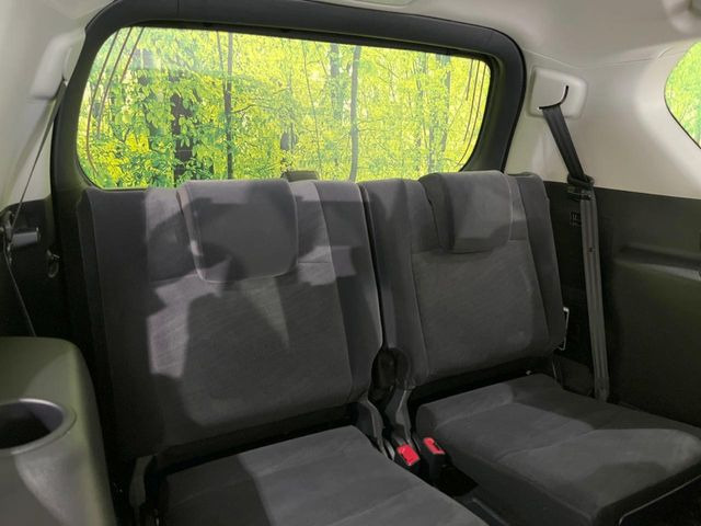 3列目シートはもちろん状態良好☆大人でもゆったりと座って頂けますので、大人数でのお出かけもラクラクです♪ご家族で、気の知れた仲間で、ドライブに行くのが楽しみですね♪