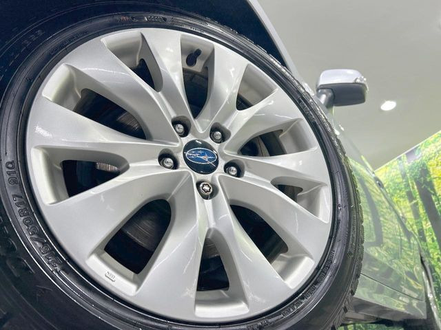 �y����17�C���`�A���~�z�C�[���z�O�ςɃ}�b�`���������A���~�z�C�[���𑕒����Ă���܂��B�e��ЊO�A���~�z�C�[����A�X�^�b�h���X�^�C�����戵�����Ă���܂��B���񂲑��k����������