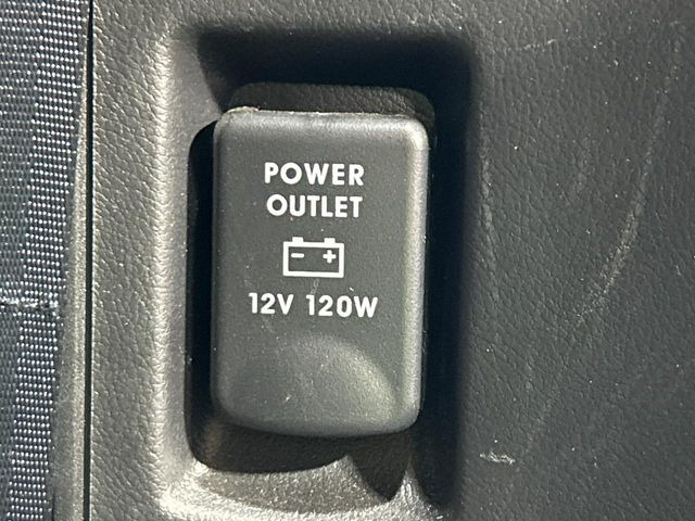 �y�A�N�Z�T���[�R���Z���g�z�L�����v��X�|�[�c�A�A�E�g�h�A�ł̃A�N�e�B�r�e�B�͂������A�ЊQ�E��d�̍ۂɏ����ɂ��Ȃ�AC100V�R���Z���g�𑕔���P�[�^�C��^�u���b�g�A�Q�[���@��̏[�d�ɂ���