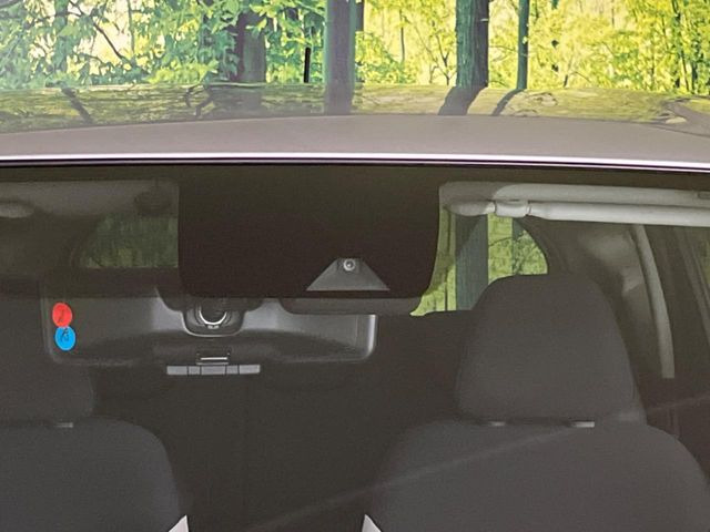 �y�G�}�[�W�F���V�[�u���[�L�z���s���ɑO���̎ԗ�����F�����A�Փ˂������Ȏ��͌x��ƃu���[�L�ŏՓˉ���Ɣ�Q�y�����A�V�X�g�B�����S�Ƀh���C�u�����y���݂��������܂��B