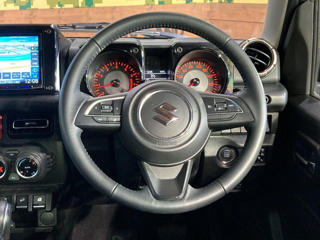 �y�����v�����X�e�A�����O�z�㎿�Ȋv���g�p���邱�ƂŁA��ɂ����������݂ƂĂ��^�]���₷���n���h���ł���