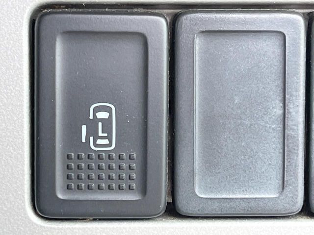 �y�p���[�X���C�h�h�A�z�X�}�[�g�L�[��^�]�Ȃ̃X�C�b�`�ŃX���C�h�h�A�̊J���\���d��������͂����ăh�A���J����K�v�������A���������q�l�ł��A�d���ו��������Ă��鎞�����N�ɊJ���߂ł��܂���