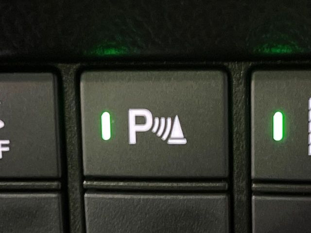 【クリアランスソナー】バンパーに付いたセンサーが障害物を検知!一定の距離に近づくとアラートで教えてくれます♪狭い駐車スペースや車庫入れ時も安心ですね☆