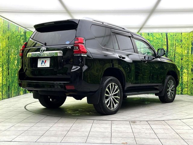 ☆全国のネクステージからお取り寄せが可能※!遠方の店舗に展示してあるクルマが気になる場合も、最寄りの店舗でご覧いただくことが可能です!是非私たちに要望をお聞かせください!※別途費用