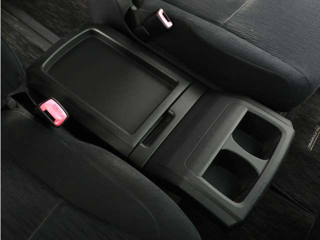 �y�Z���^�[�R���\�[���z�h�����N�z���_�[�ƕ��u�e�[�u��������A�����ɑ�e�ʂ̎��[BOX������!