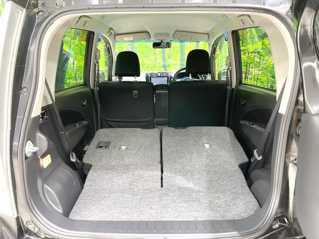 ���i�̂���������ʋ΁A���}���ɏ\���ȉ׎��X�y�[�X���m�ۂ��Ă���܂��B�Z�J���h�V�[�g��|���ƁA�傫�ȉו��̐ύڂ��\�ł���