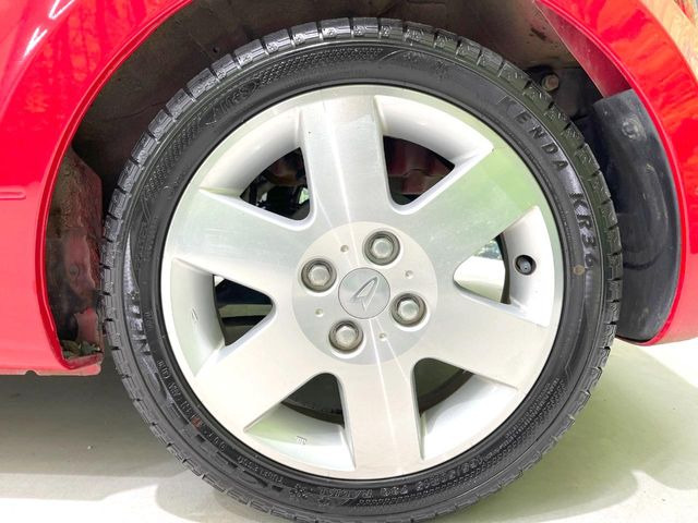 �y����15�C���`�A���~�z�C�[���z�O�ςɃ}�b�`���������A���~�z�C�[���𑕒����Ă���܂��B�e��ЊO�A���~�z�C�[����A�X�^�b�h���X�^�C�����戵�����Ă���܂��B���񂲑��k����������