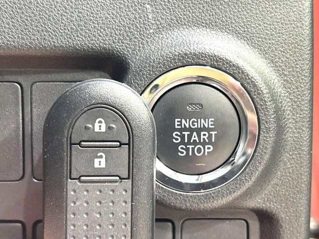 �y�L�[�t���[�V�X�e���z�J�o����|�P�b�g�ɓ��ꂽ�܂܂ł��h�A�̎{���E�������\�ȃX�}�[�g�L�[�𑕔��B�G���W���̃I���E�I�t�����J�M�����o���K�v����������Ƃ��Ă��֗��ł���