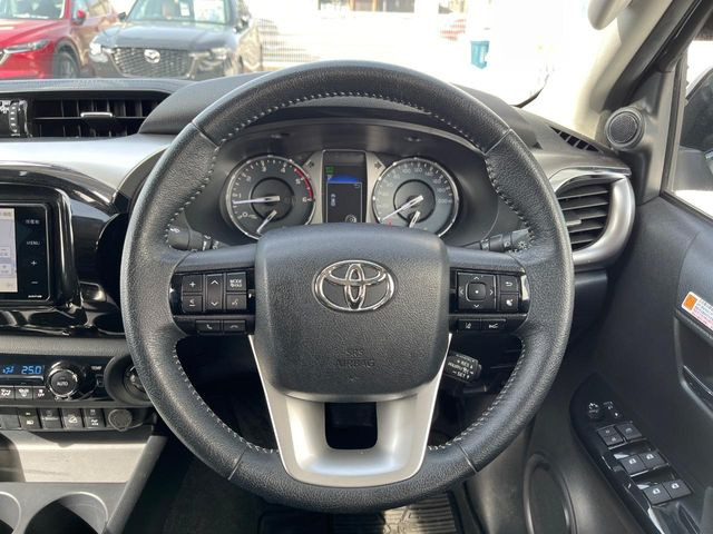 �y�����v�����X�e�A�����O�z�㎿�Ȋv���g�p���邱�ƂŁA��ɂ����������݂ƂĂ��^�]���₷���n���h���ł���