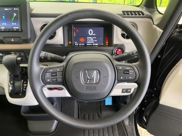 �y�z���_�Z���V���O�z���s���ɑO���̎ԗ�����F�����A�Փ˂������Ȏ��͌x��ƃu���[�L�ŏՓˉ���Ɣ�Q�y�����A�V�X�g�B�����S�Ƀh���C�u�����y���݂��������܂��B