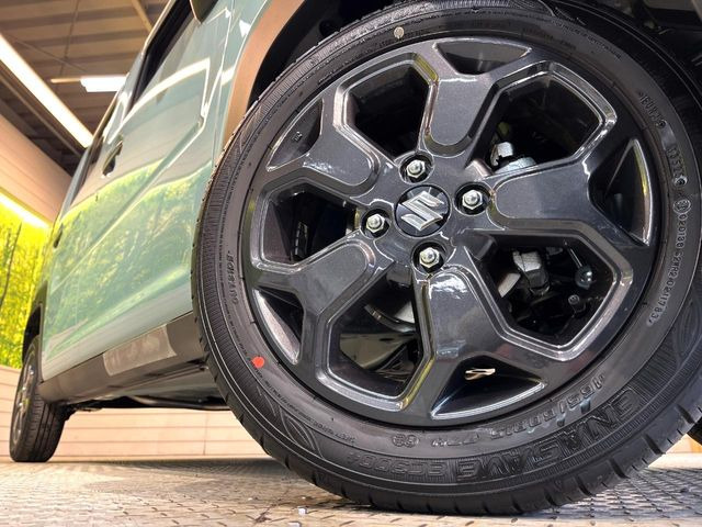 �y����15�C���`�A���~�z�C�[���z�O�ςɃ}�b�`���������A���~�z�C�[���𑕒����Ă���܂��B�e��ЊO�A���~�z�C�[����A�X�^�b�h���X�^�C�����戵�����Ă���܂��B���񂲑��k����������