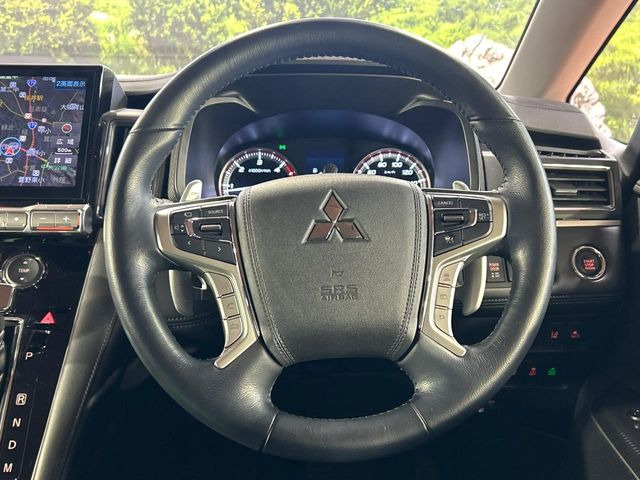 �y�����v�����X�e�A�����O�z�㎿�Ȋv���g�p���邱�ƂŁA��ɂ����������݂ƂĂ��^�]���₷���n���h���ł���