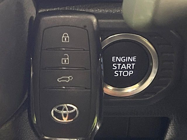 �y�X�}�[�g�L�[�z�J�o����|�P�b�g�ɓ��ꂽ�܂܂ł��h�A�̎{���E�������\�ȃX�}�[�g�L�[�𑕔��B�G���W���̃I���E�I�t�����J�M�����o���K�v����������Ƃ��Ă��֗��ł���