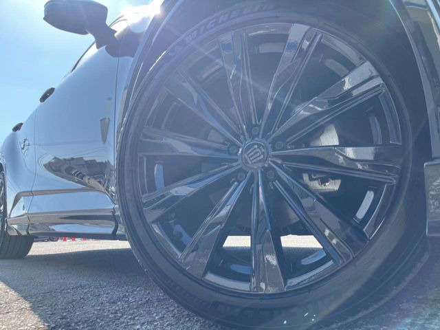 �y����21�C���`�A���~�z�C�[���z�O�ςɃ}�b�`���������A���~�z�C�[���𑕒����Ă���܂��B�e��ЊO�A���~�z�C�[����A�X�^�b�h���X�^�C�����戵�����Ă���܂��B���񂲑��k����������