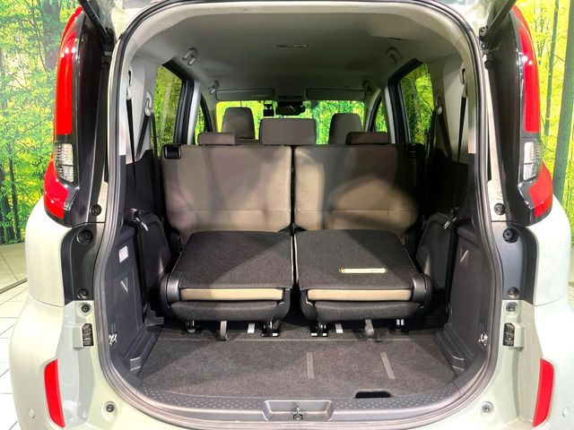 ���i�̂���������ʋ΁A���}���ɏ\���ȉ׎��X�y�[�X���m�ۂ��Ă���܂��B�Z�J���h�V�[�g��|���ƁA�傫�ȉו��̐ύڂ��\�ł���