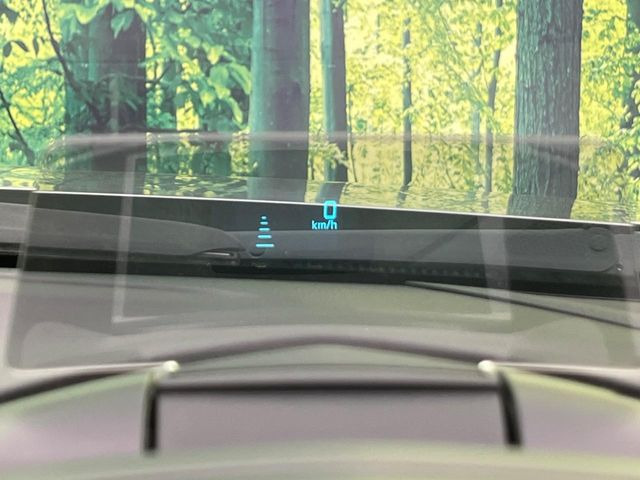 �y�w�b�h�A�b�v�f�B�X�v���C�z���݂̑��x�⑖�s�����f�W�^���\���ŉ^�]�ȑO���̃K���X�ɓ��e!�^�]���A�ڐ������炳���K�v�ȏ����m�F�ł���̂łƂ��Ă��֗��ň��S!