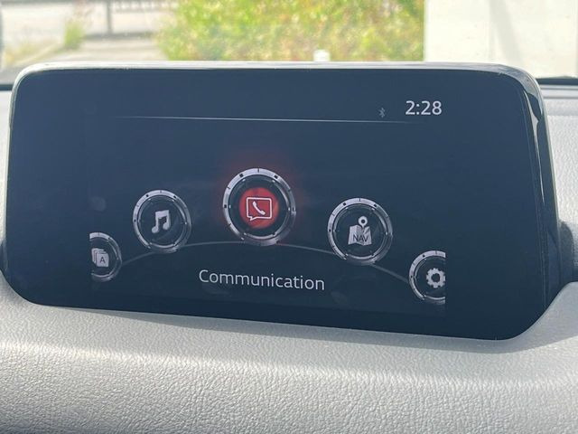 �y8�C���`�}�c�_�R�l�N�g�z�ԓ��̕��͋C�Ƀ}�b�`������^�̃f�B�X�v���C�B�X�}�z�ڑ��ł̃i�r�g�p��Bluetooth�Đ����A�l�X�ȋ@�\���y���߂܂��B�����I�ȃ_�C�������삪�\�ŁA�g��������ǍD�ł��B