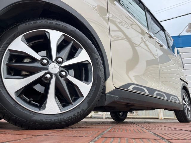 �y����15�C���`�A���~�z�C�[���z�O�ςɃ}�b�`���������A���~�z�C�[���𑕒����Ă���܂��B�e��ЊO�A���~�z�C�[����A�X�^�b�h���X�^�C�����戵�����Ă���܂��B���񂲑��k����������