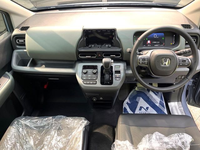 フリード1.5 e:HEV クロスター