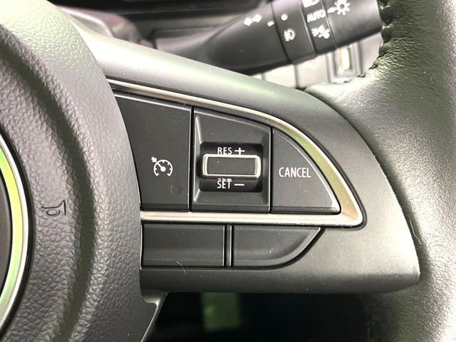 �y�N���[�Y�R���g���[���z�������H�����N���N���s�B�A�N�Z���𗣂��Ă���葬�x�ő��s���ł��A�������^�]���̕��S���y��!�����E�������ȒP�ȃX�C�b�`����Œ����ł��܂��B