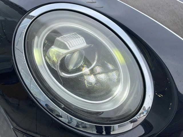 ��LED�w�b�h���C�g:��ԑ��s�����ǍD�Ȏ��E���m�ۂ����S���ĉ^�]�ł��鍂�P�xLED�w�b�h���C�g�𑕔�!�_�����x�������A����d�͂��}�����Ă��܂��B