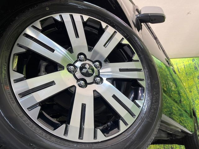 �y����18�C���`�A���~�z�C�[���z�O�ςɃ}�b�`���������A���~�z�C�[���𑕒����Ă���܂��B�e��ЊO�A���~�z�C�[����A�X�^�b�h���X�^�C�����戵�����Ă���܂��B���񂲑��k����������