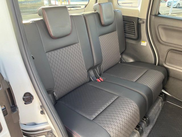 �L�X�Ƃ���2��ڃV�[�g�͋��Z���������A���S�n�����K!�F�B��Ƒ��Ƃ̂��o�����ɂ҂�����ł��B�x�r�[�V�[�g��`���C���h�V�[�g�g�p�������K�ɂ��߂�������������\���ȋ�Ԃ��m�ۂ��Ă��܂��B