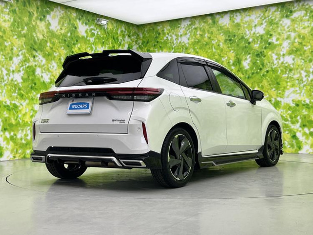 ノートオーラ1.2 G FOUR レザーエディション 4WD