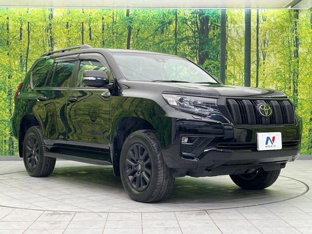 高透明度のガラス皮膜で撥水はもちろん、上質なツヤ・光沢を実現。紫外線や酸性雨から大切な愛車を保護し、色あせ・劣化を防止。「弾スプラッシュコート」、「弾プリミッサコート」からお選びいただけます。