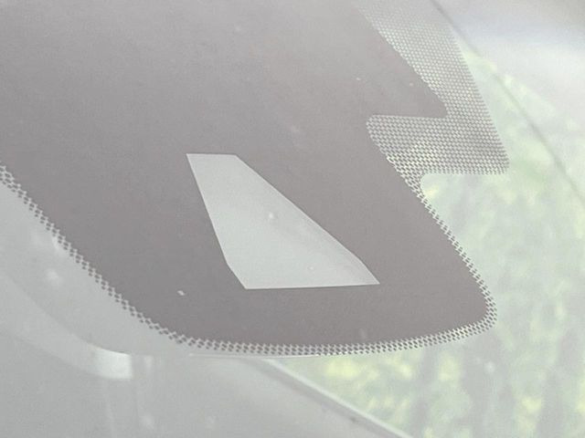 �y�g���^�Z�[�t�e�B�Z���X�z���s���ɑO���̎ԗ�����F�����A�Փ˂������Ȏ��͌x��ƃu���[�L�ŏՓˉ���Ɣ�Q�y�����A�V�X�g�B�����S�Ƀh���C�u�����y���݂��������܂��B