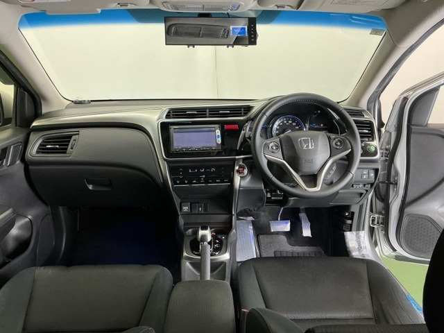 グレイス1.5 ハイブリッド LX