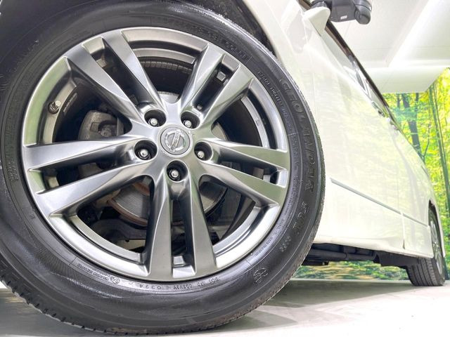 �y����18�C���`�A���~�z�C�[���z�O�ςɃ}�b�`���������A���~�z�C�[���𑕒����Ă���܂��B�e��ЊO�A���~�z�C�[����A�X�^�b�h���X�^�C�����戵�����Ă���܂��B���񂲑��k����������