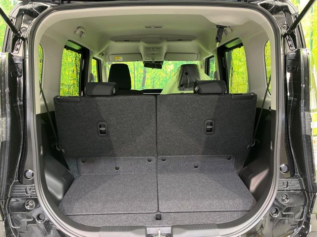 ���i�̂���������ʋ΁A���}���ɏ\���ȉ׎��X�y�[�X���m�ۂ��Ă���܂��B�Z�J���h�V�[�g��|���ƁA�傫�ȉו��̐ύڂ��\�ł���