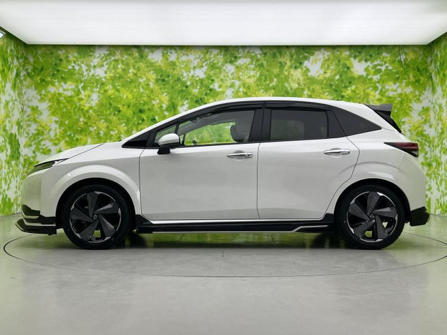 ノートオーラ1.2 G FOUR レザーエディション 4WD