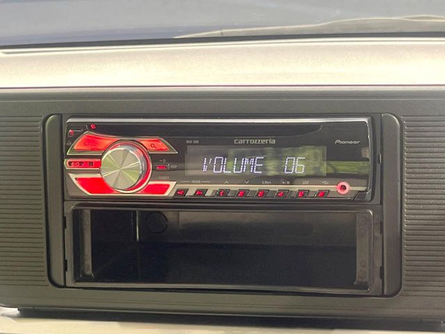 お好きな音楽を車内でお楽しみいただけます♪スピーカー交換・ウーハー追加などの音質向上や、最新ナビ・後席モニター等の取り付けも是非ご相談ください!