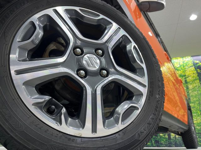 �y����15�C���`�A���~�z�C�[���z�O�ςɃ}�b�`���������A���~�z�C�[���𑕒����Ă���܂��B�e��ЊO�A���~�z�C�[����A�X�^�b�h���X�^�C�����戵�����Ă���܂��B���񂲑��k����������