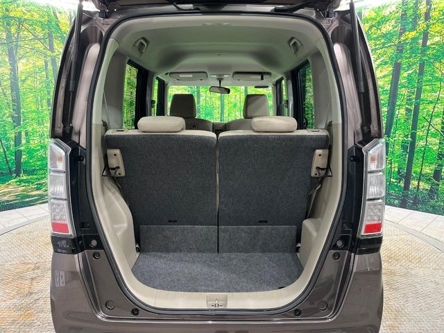 ���i�̂���������ʋ΁A���}���ɏ\���ȉ׎��X�y�[�X���m�ۂ��Ă���܂��B�Z�J���h�V�[�g��|���ƁA�傫�ȉו��̐ύڂ��\�ł���