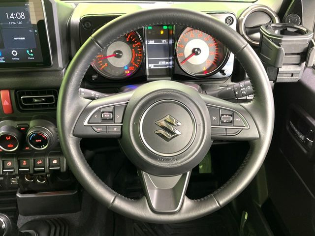 �y�����v�����X�e�A�����O�z�㎿�Ȋv���g�p���邱�ƂŁA��ɂ����������݂ƂĂ��^�]���₷���n���h���ł���